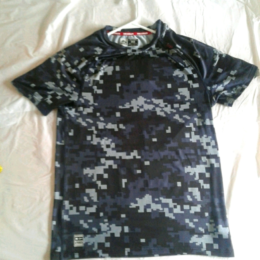 Men's Reebok Dri Fit MED. short sleeve t-shirt camo print